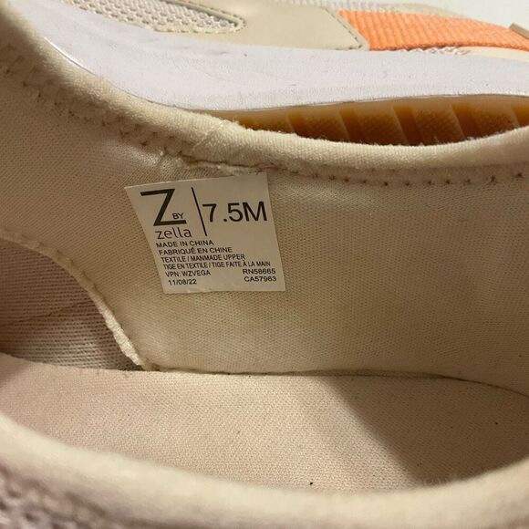 Z by Zella Vega Sneaker, 7.5 White with Peach Detail - Picture 7 of 8